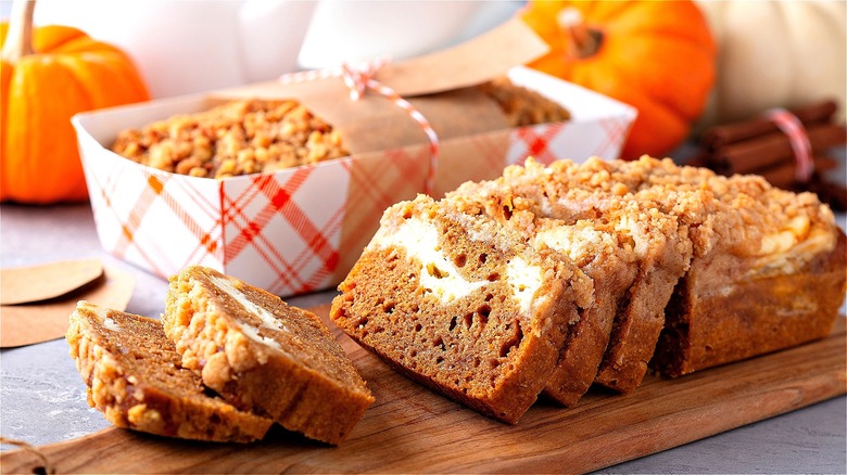 Pumpkin bread with cream cheese