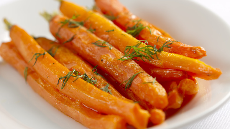 Cooked carrots with dill