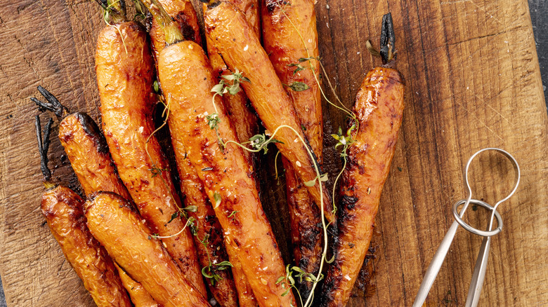 Charred and roasted carrots 