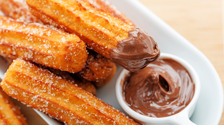 churros with chocolate sauce