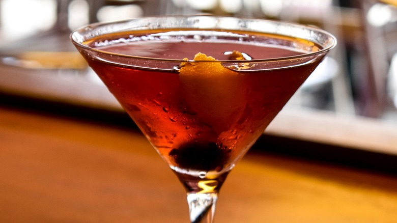 Expert Tips To Mix Up The Perfect Manhattan