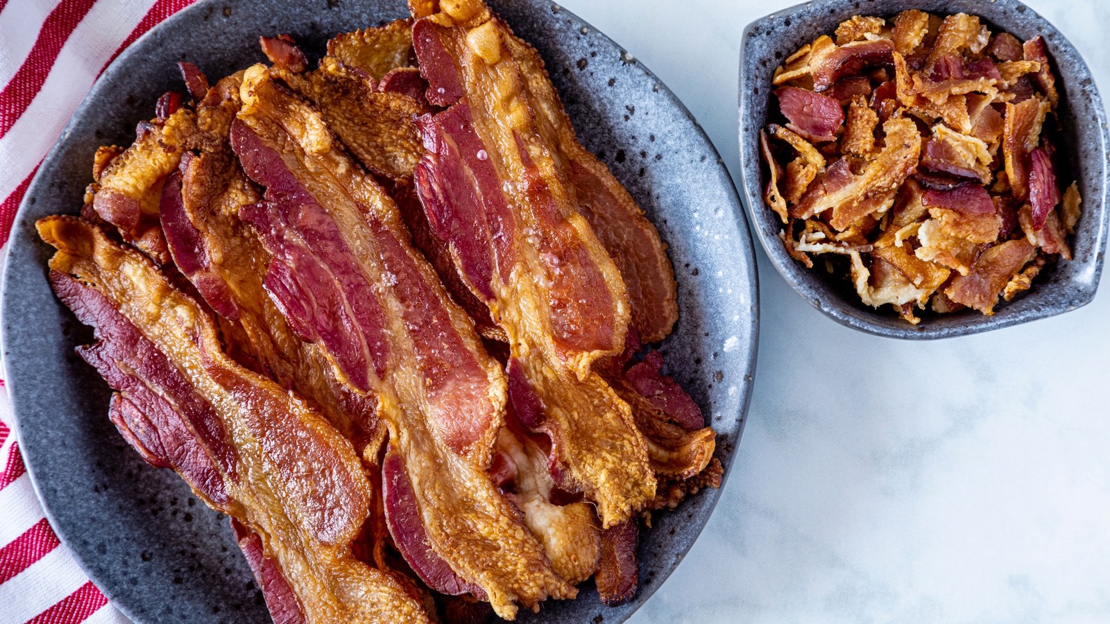 This Now-$17 Pan Is the 'Secret to Achieving Maximum Crispiness' on Bacon
