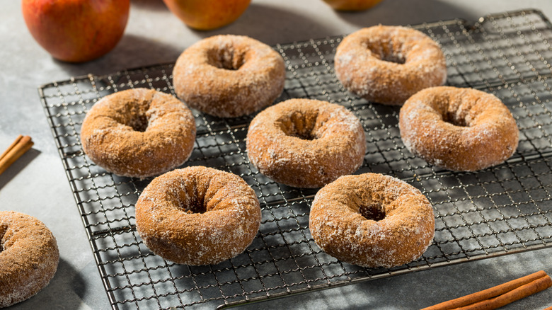 apple cider donuts