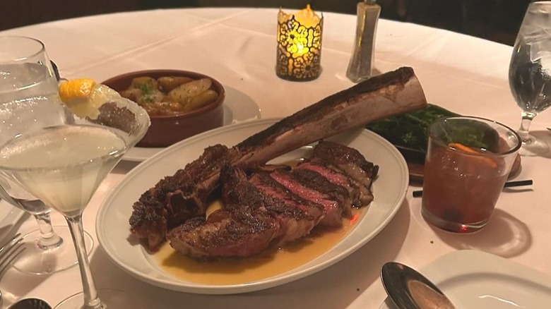 Photo of steak and cocktails at Andiamo steakhouse