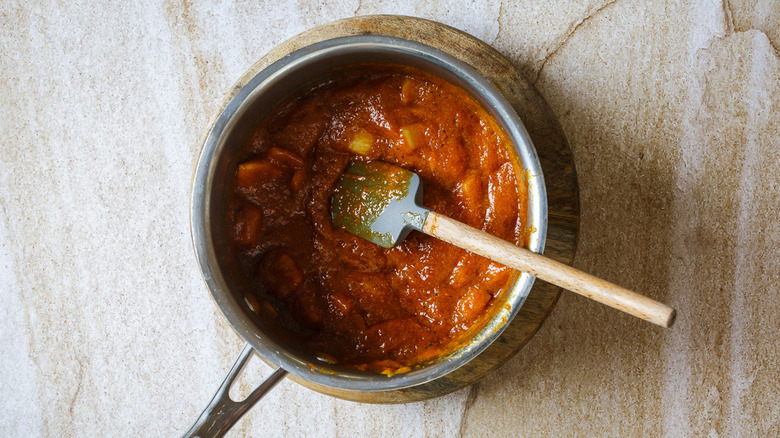 overhead view of curry ketchup in pan