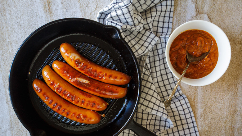 sausages in pan