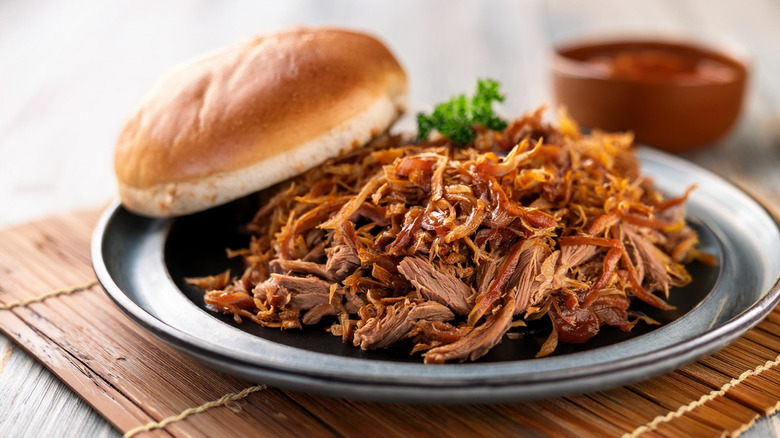 pulled pork sandwich