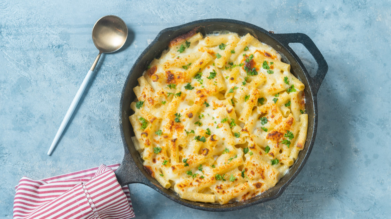 A skillet of mac and cheese