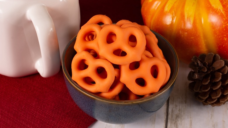 Bowl of pumpkin spice pretzels