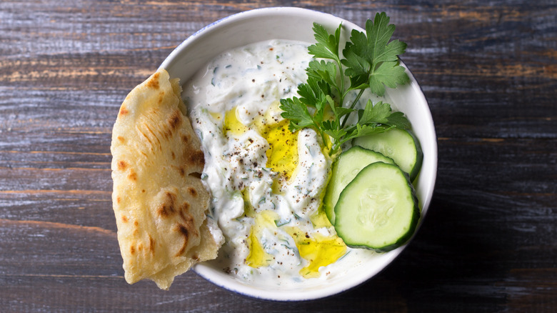 Tzatziki with with cucumber and pita