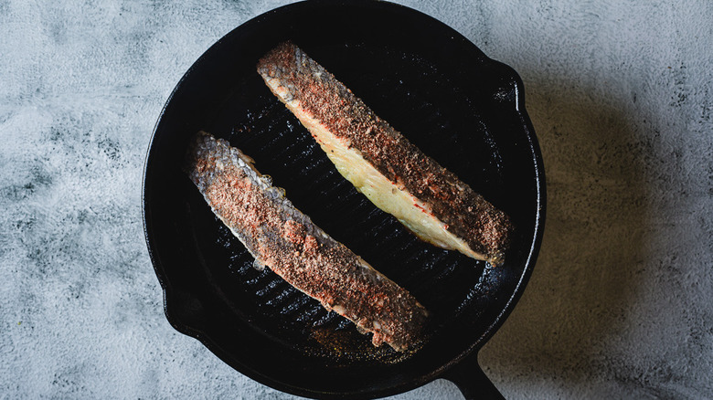 sea bass in grill pan