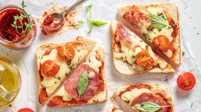 toasts with pizza toppings