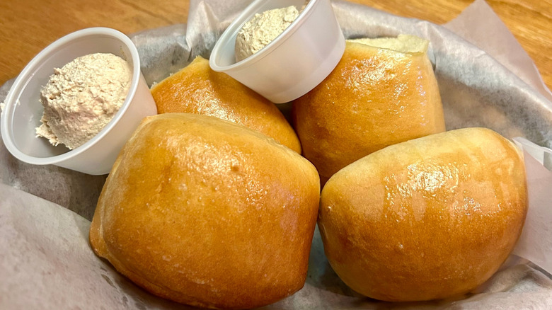 Texas Roadhouse rolls