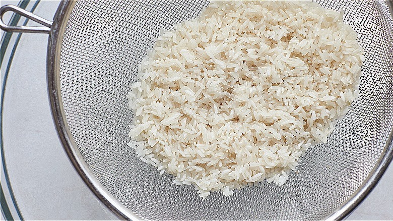 rinsing white rice