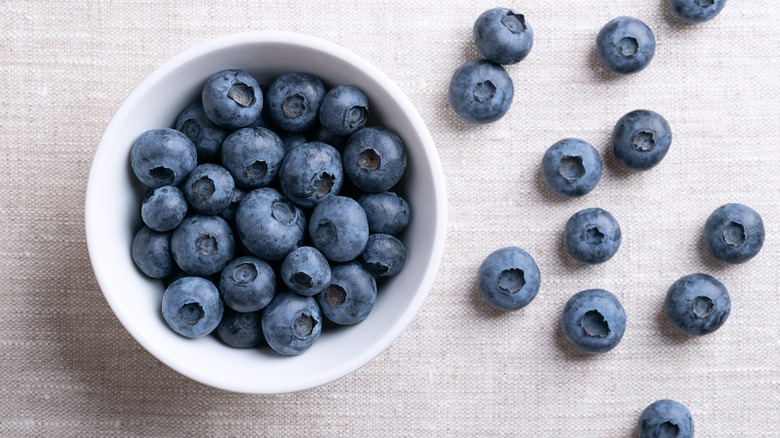 Bowl of fresh blueberries