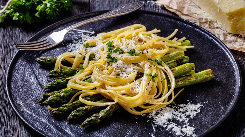 Roasted asparagus with pecorino linguine