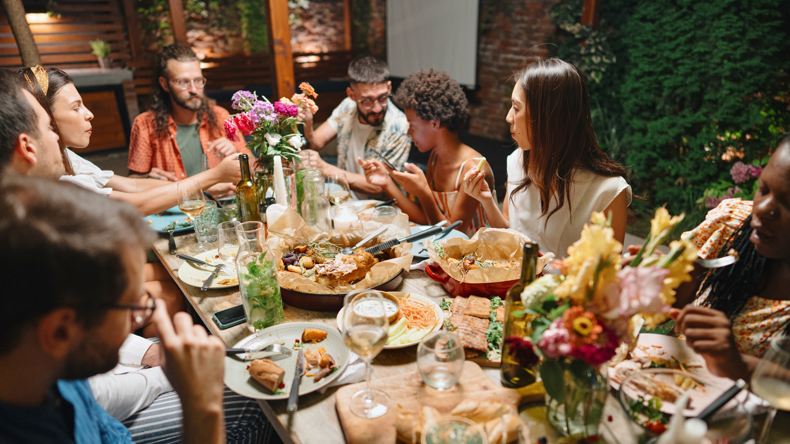 How Many People To Invite To Your Dinner Party Based On The Ideal Vibe