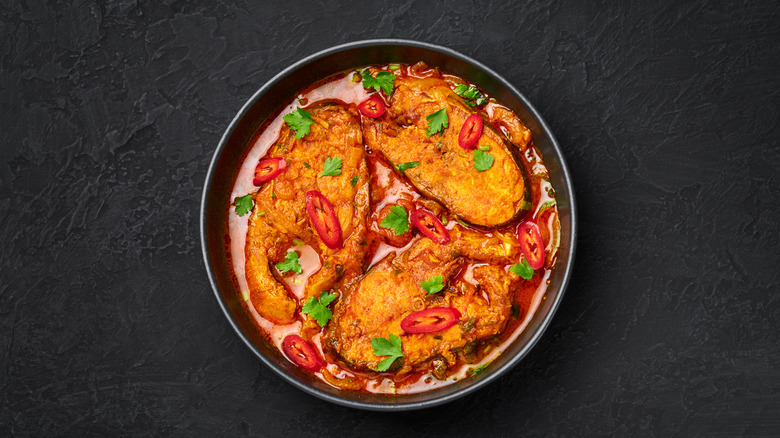 Fish curry with cilantro and chilies