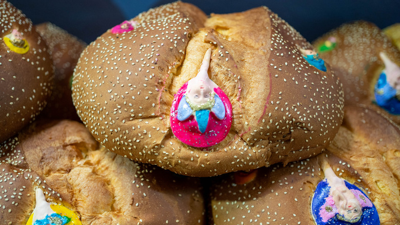 pan de muerto bread with carita face in Oaxaca