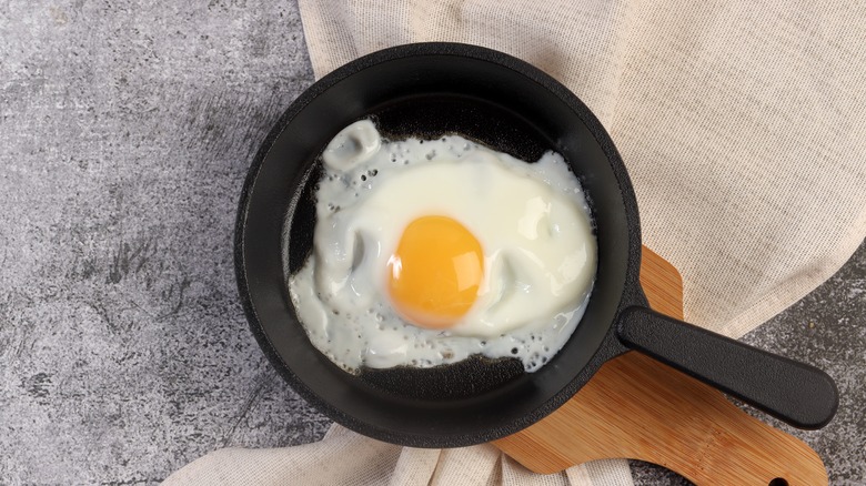 Sunny side up egg in cast iron skillet