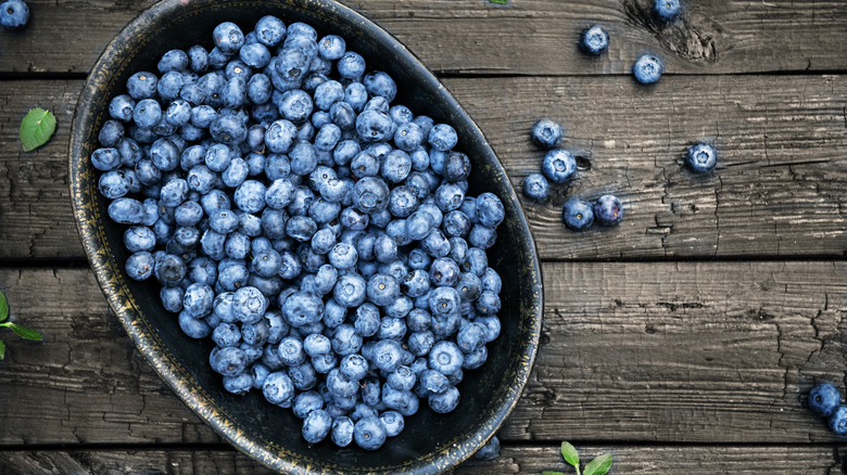 blueberries in basket on table