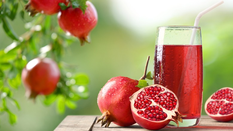 Pomegranate fruit and juice 
