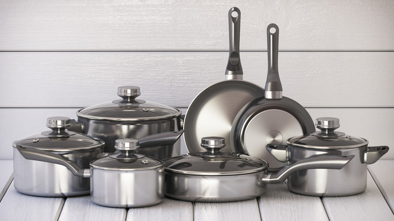 Aluminum pots and pans