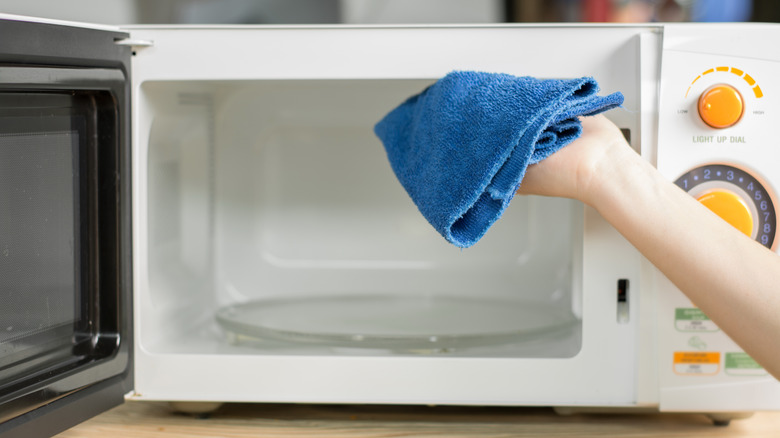 Cleaning inside of microwave