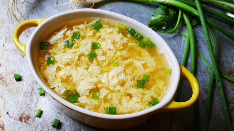 egg drop soup with green onion