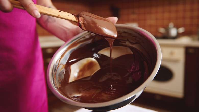 https://www.foodrepublic.com/img/gallery/how-to-easily-temper-chocolate-for-the-uninitiated/intro-1692305690.jpg