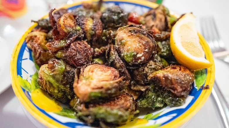 Crispy Brussels sprouts with lemon