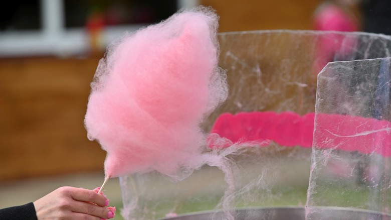 Cotton candy machine in action