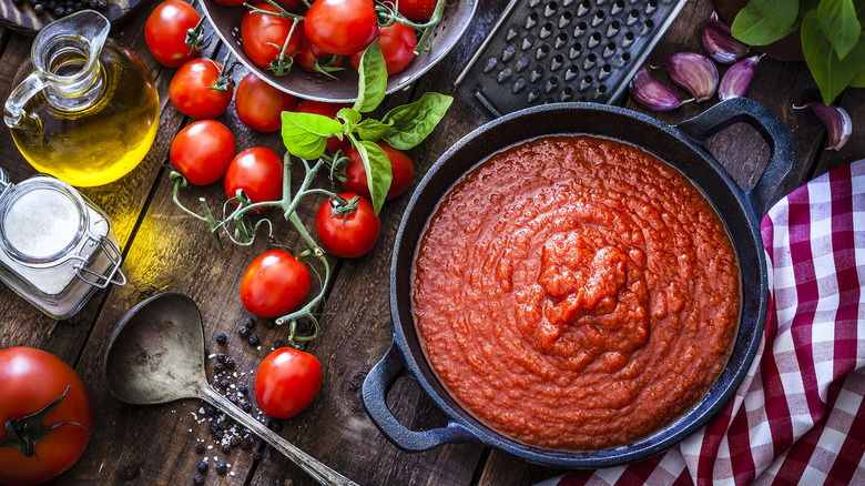 pot of tomato sauce