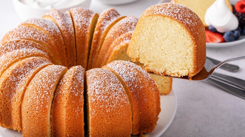 sour cream pound cake