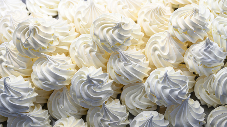 many meringues