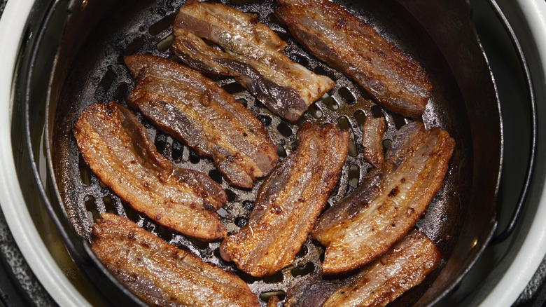 Bacon slices in air fryer