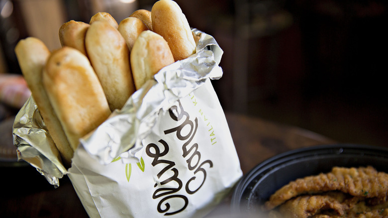 bag of olive garden breadsticks