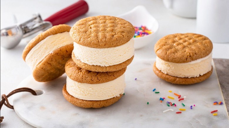 Vanilla cookie ice cream sandwiches 