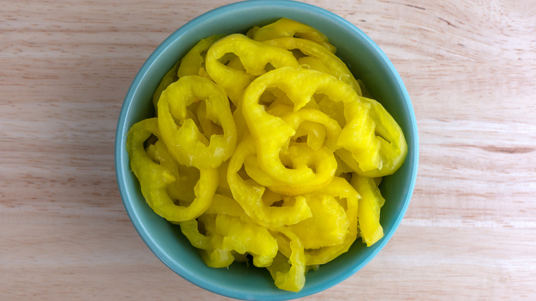 pickled banana pepper slices