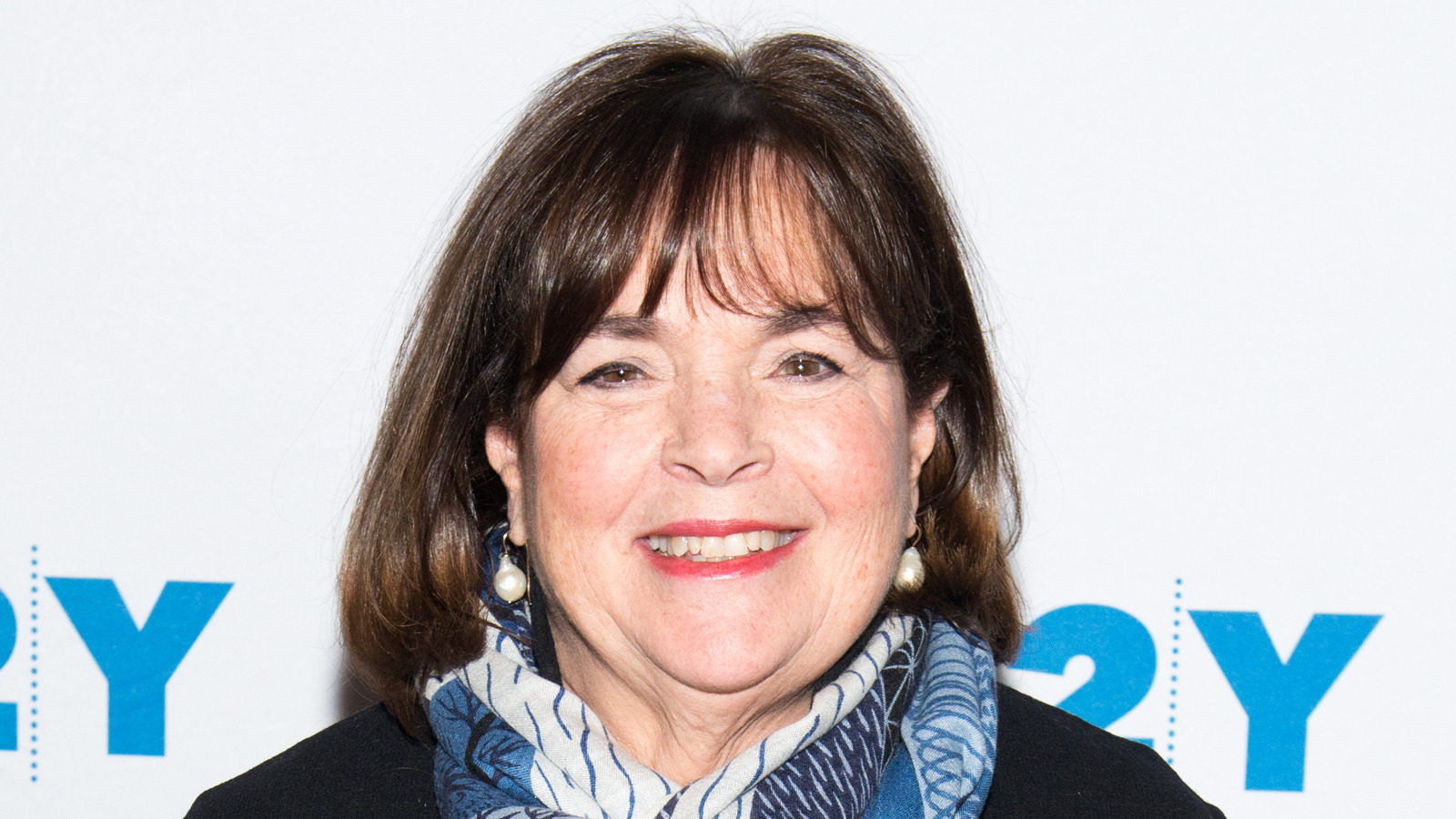 Ina Garten's Brilliant Tip To Freeze Cupcakes For Later