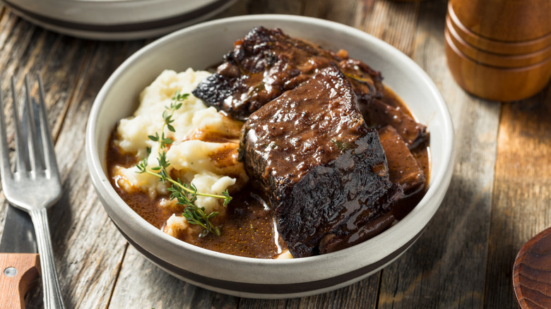 Braised beef short ribs with mashed potatoes