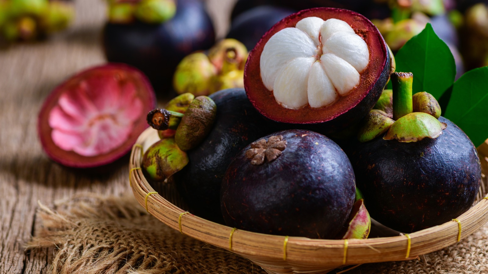 Mangosteen. Tropical Fruit. Background, Wallpaper, Texture, Seamless.  Sketch. Color Illustration On White Background. Stock Photo, Picture and  Royalty Free Image. Image 108392890.