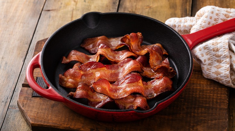 crispy bacon on cast iron skillet