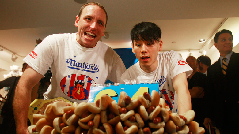 Chestnut and Kobayashi at the 2009 weigh-in for Nathan's Famous Hot Dog Eating Contest