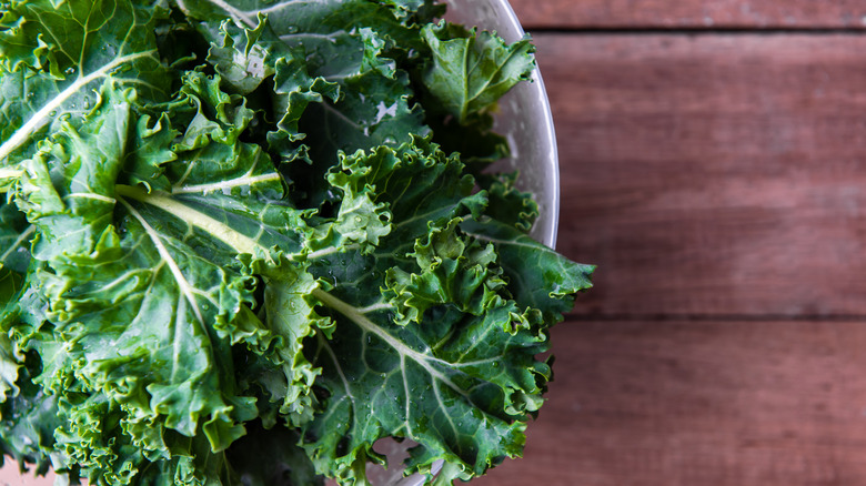 plate of green leafy raw kale