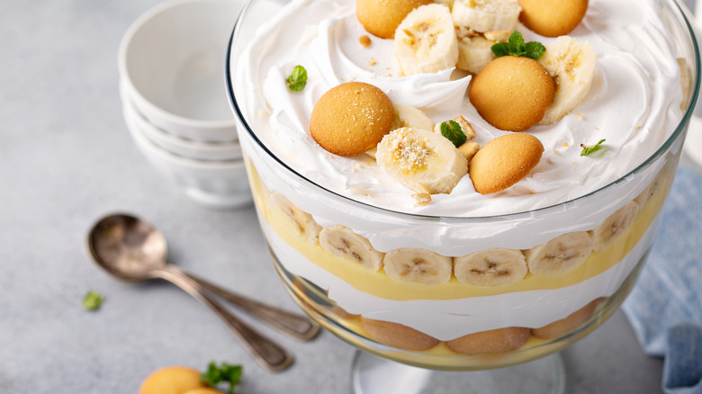 layered banana pudding in large trifle dish