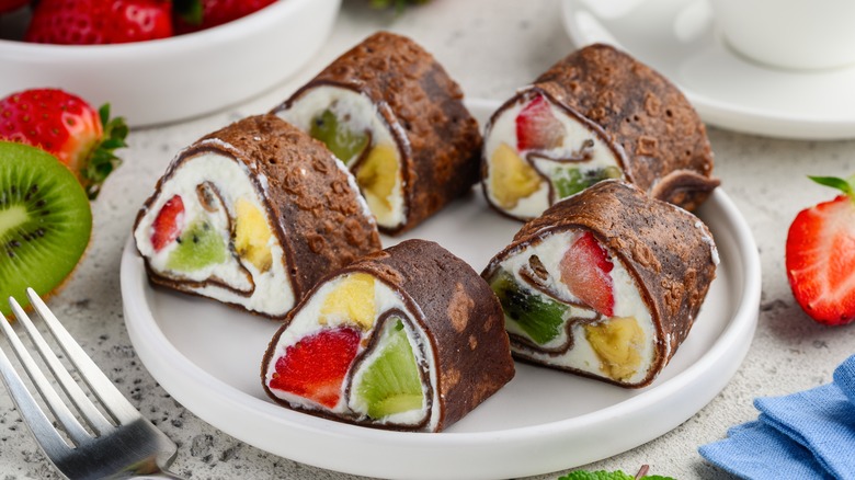 Fruit sushi with chocolate crepes
