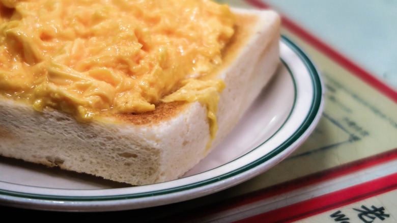 Scrambled eggs on toast