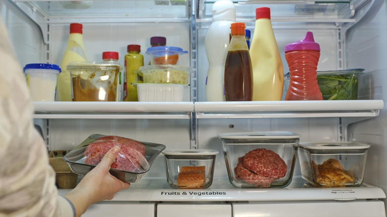 putting ground beef in refrigerator