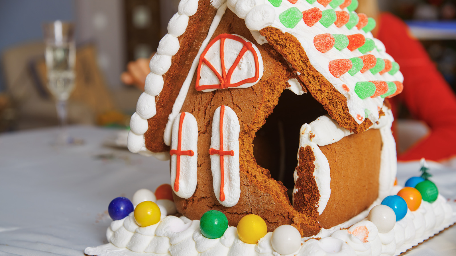 Mistakes Everyone Makes When Baking Gingerbread Houses